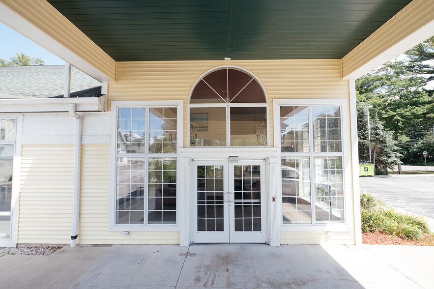 More Photos Of 461 Munson Ave, Traverse City Hotel For Sale