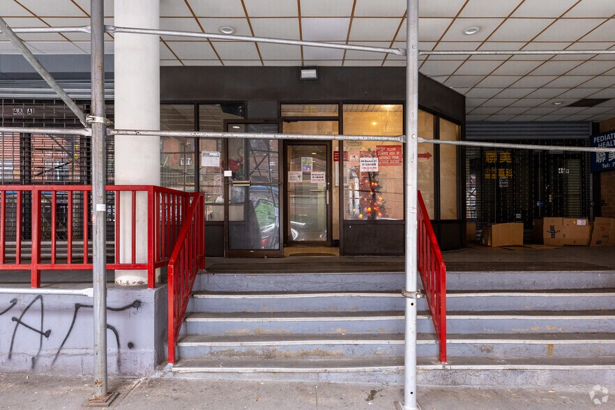 More Photos Of 48 Market St, New York Apartments For Sale