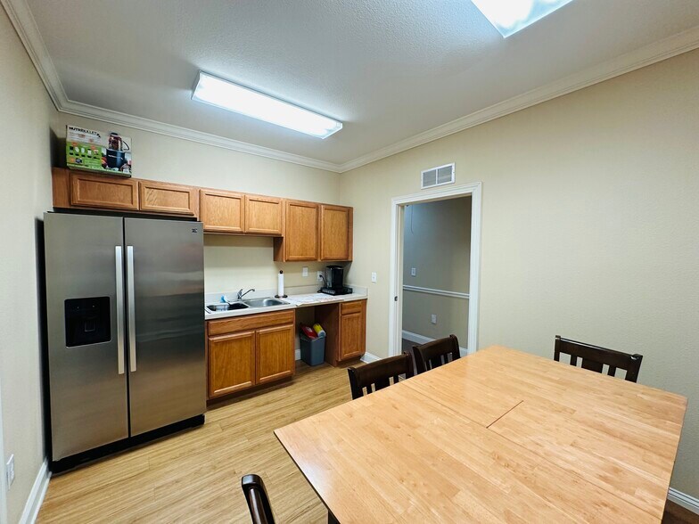 More Photos Of 6100 Greenland Rd, Jacksonville Office For Lease