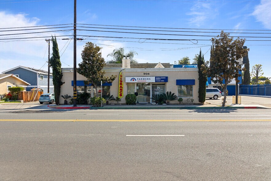 More Photos Of 906 E Commonwealth Ave, Fullerton Storefront For Sale