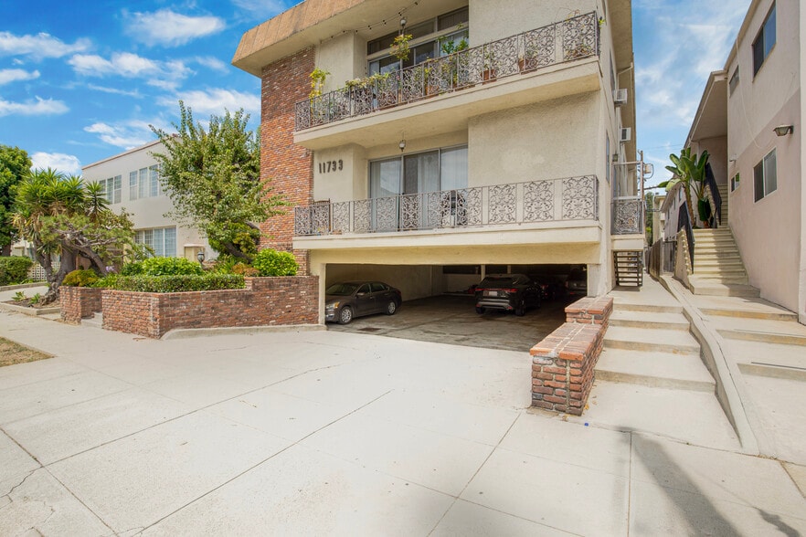 More Photos Of 11733 Mayfield Ave, Los Angeles Apartments For Sale