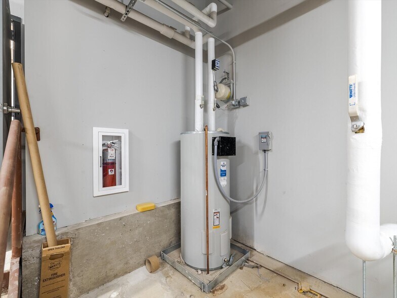 More Photos Of 520 W Roosevelt Blvd, Philadelphia Medical For Sale