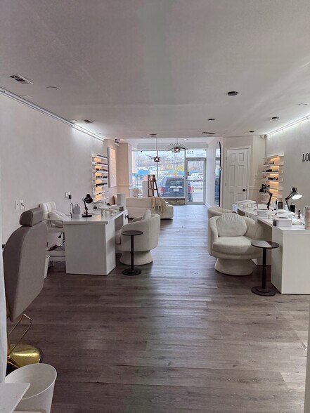 More Photos Of 135-137 Sunrise Hwy, Amityville Storefront Retail Office For Lease