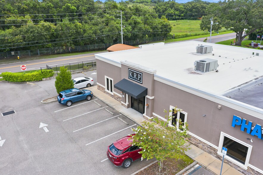 More Photos Of 31201 US Highway 19 N, Palm Harbor Coworking Space