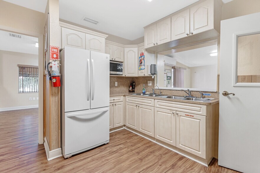 More Photos Of 3521 E 4th Ave, Hialeah Daycare Center For Sale