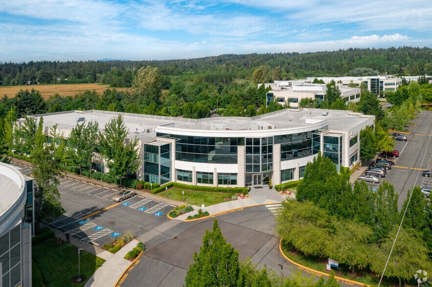 More Photos Of 18300 NE Union Hill Rd, Redmond Office For Lease