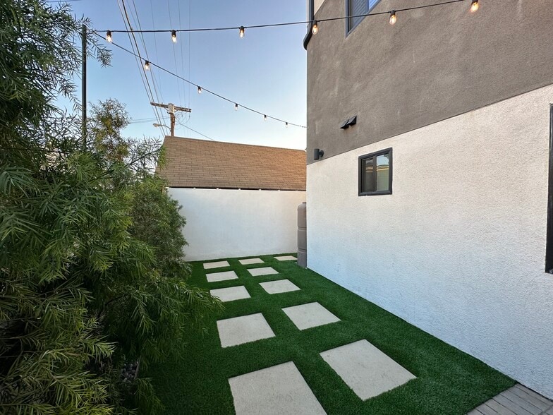 More Photos Of 1414 S Orange Dr, Los Angeles Apartments For Sale