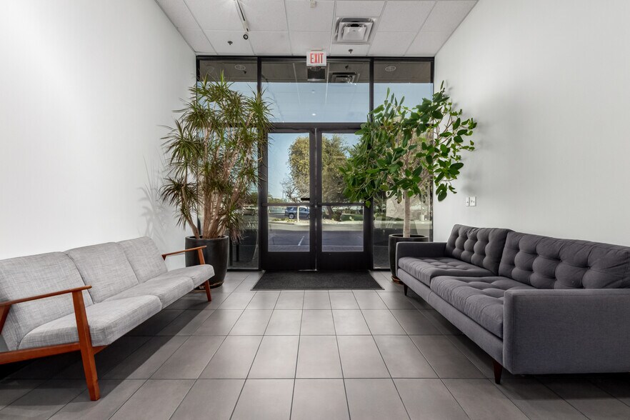 More Photos Of 1917 E 5th St, Tempe Light Manufacturing For Sale