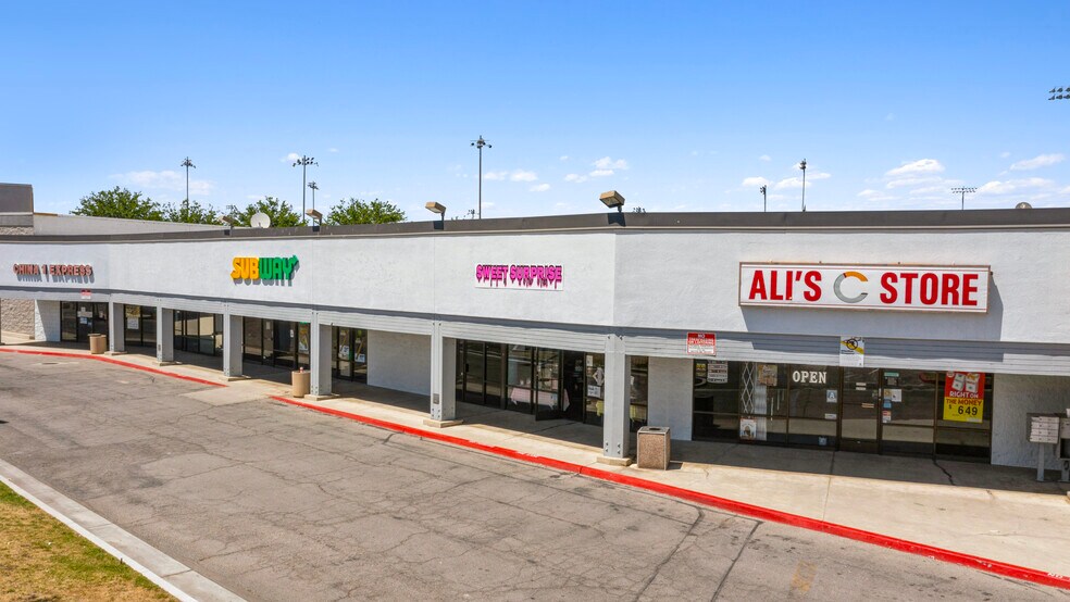 More Photos Of 1012-1040 Kern St, Taft Storefront For Sale