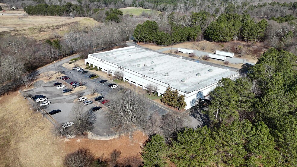 More Photos Of 1023 Barrow Industrial Pky, Auburn Unknown For Lease