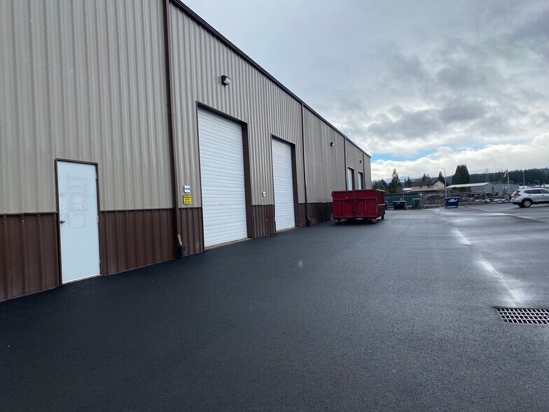 More Photos Of 2455 NW Campus Dr, Estacada Warehouse For Lease
