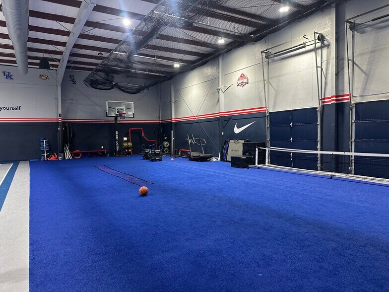 More Photos Of 18619 Starcreek Dr, Cornelius Light Distribution For Sale