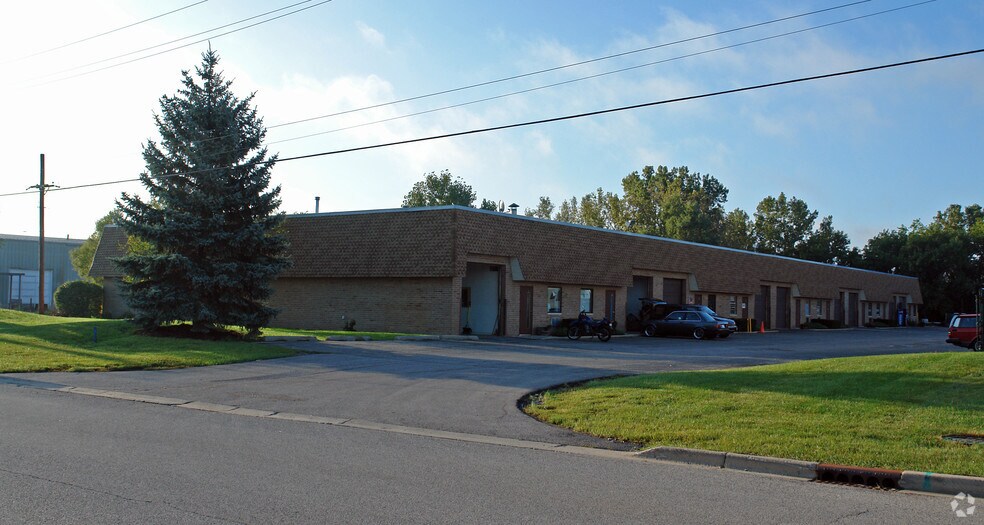 More Photos Of 28039 W Commercial Ave, Lake Barrington Industrial For Lease