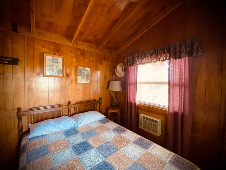 More Photos Of 18 W Allen St, Tombstone Trailer Camper Park For Sale