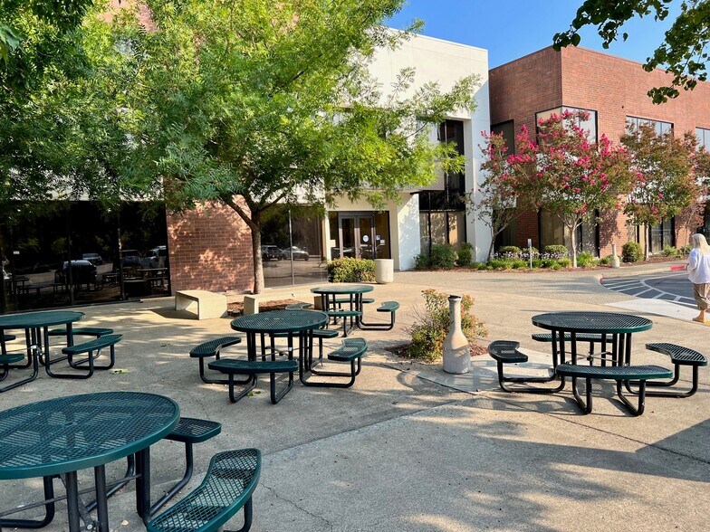 More Photos Of 10540 White Rock Rd, Rancho Cordova Office For Lease