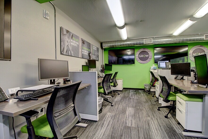 More Photos Of 2401 15th St, Denver Office For Lease