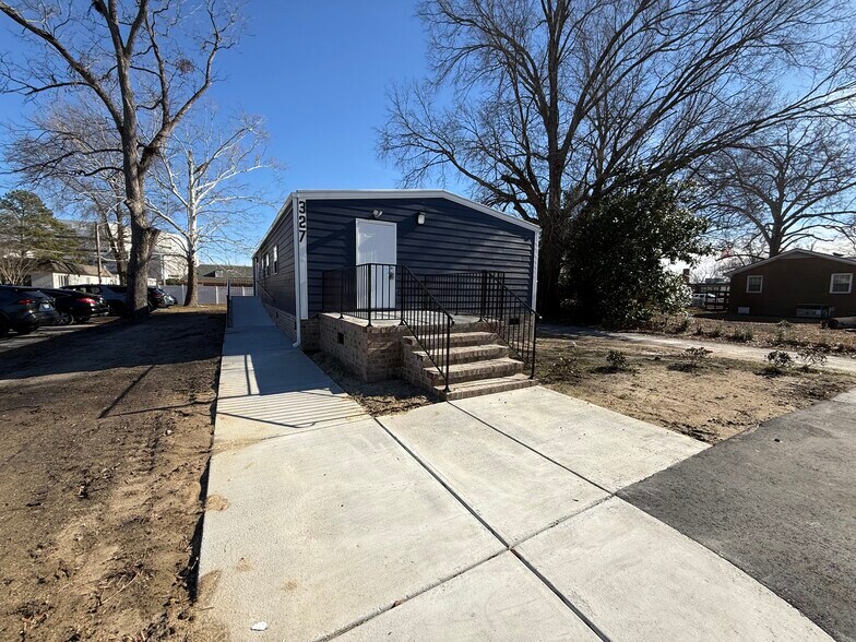 Primary Photo Of 327 S Pearl St, Rocky Mount Office For Lease