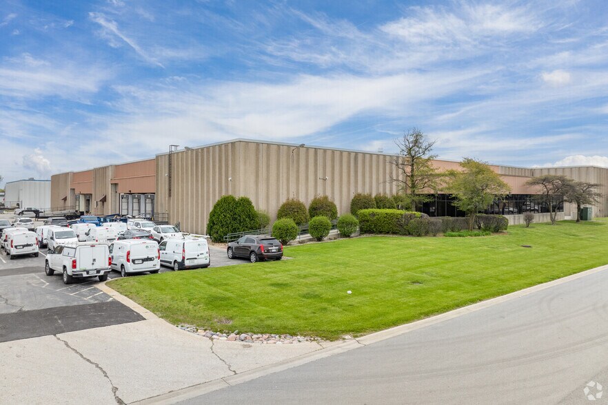 More Photos Of 410-470 W 169th St, South Holland Warehouse For Lease