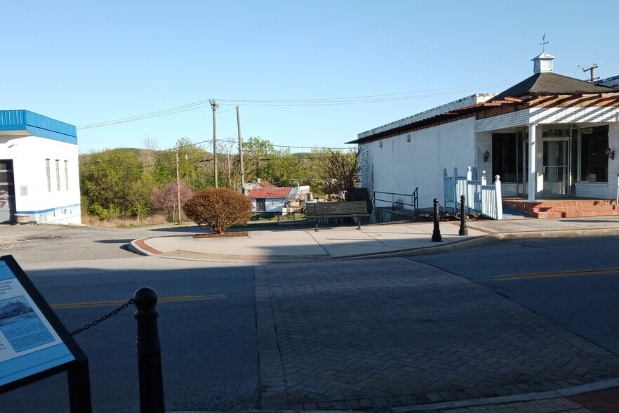 More Photos Of 525 Main St, Altavista Restaurant For Sale