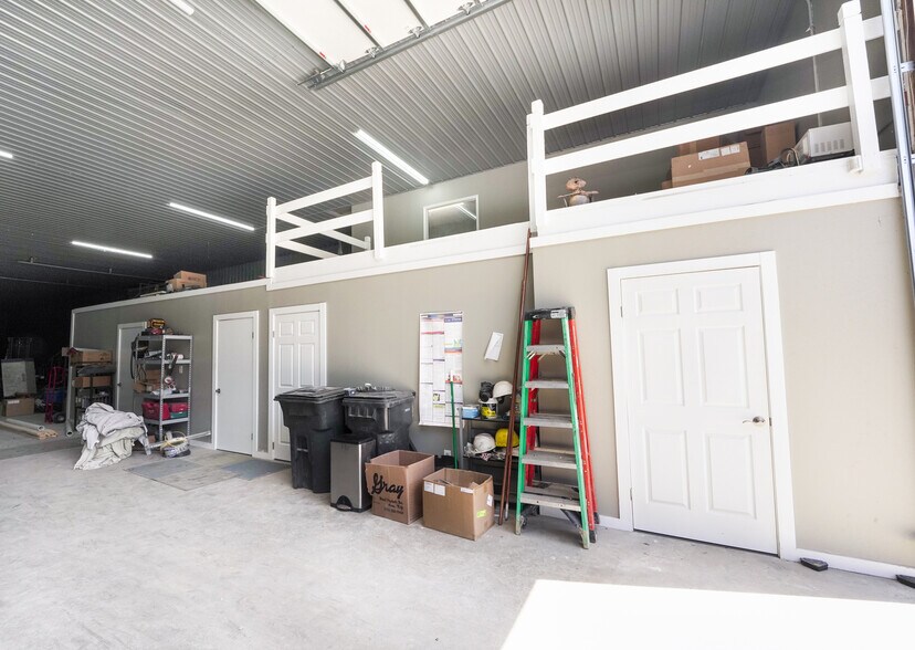 More Photos Of 11415 Chamberlain Rd, Mantua Warehouse For Sale