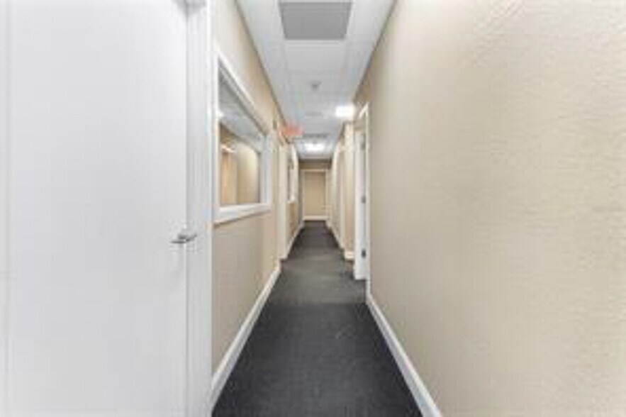 More Photos Of 4547 NW 44th Ave, Ocala Warehouse For Lease