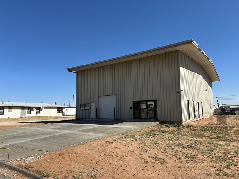 More Photos Of 1810 Lee Ave, Odessa Warehouse For Lease