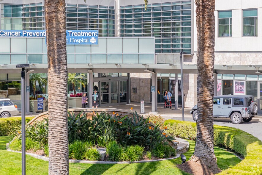 More Photos Of 1010 W La Veta Ave, Orange Medical For Lease