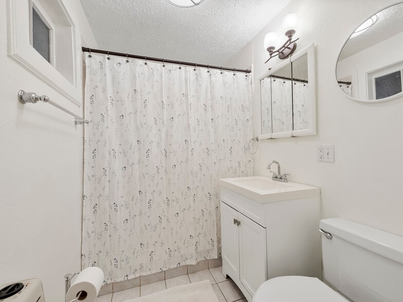 More Photos Of 58 Gunter Town Rd., Marshall Self Storage For Sale