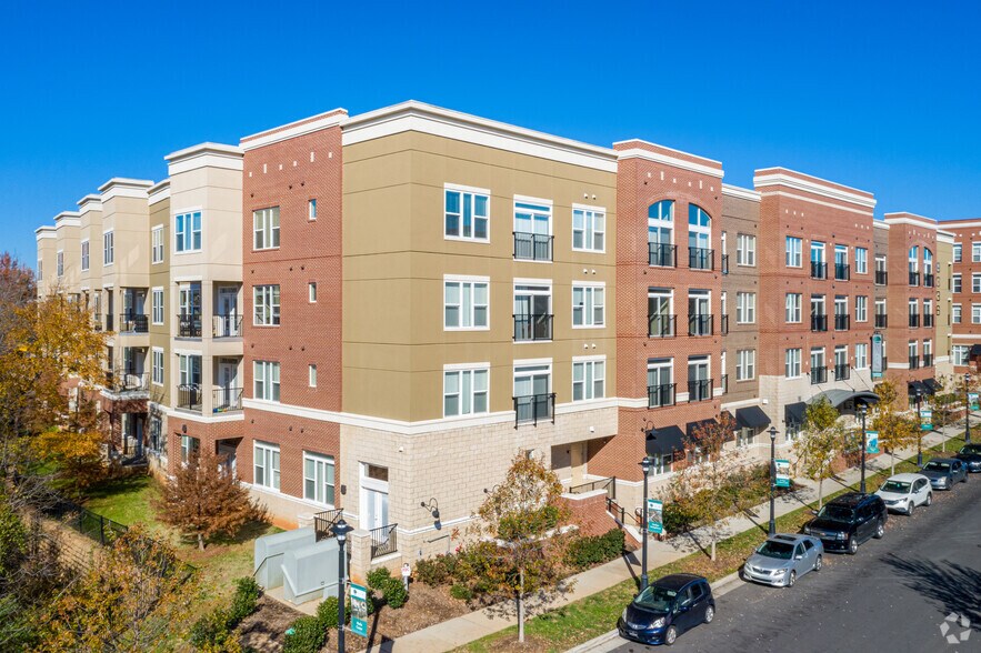 More Photos Of 2015 Ayrsley Town Blvd, Charlotte Unknown For Lease