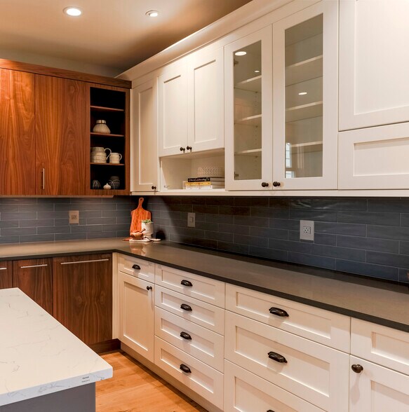 More Photos Of 625 NW 45th St, Seattle Office For Lease