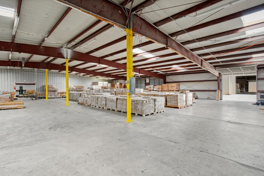 More Photos Of 9300 Brown Ln, Austin Warehouse For Lease