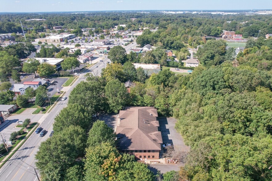 More Photos Of 5500 W Friendly Ave, Greensboro Medical For Lease