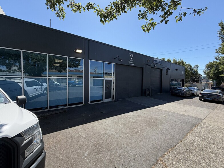 Primary Photo Of 711 SE Stark St, Portland Service For Sale
