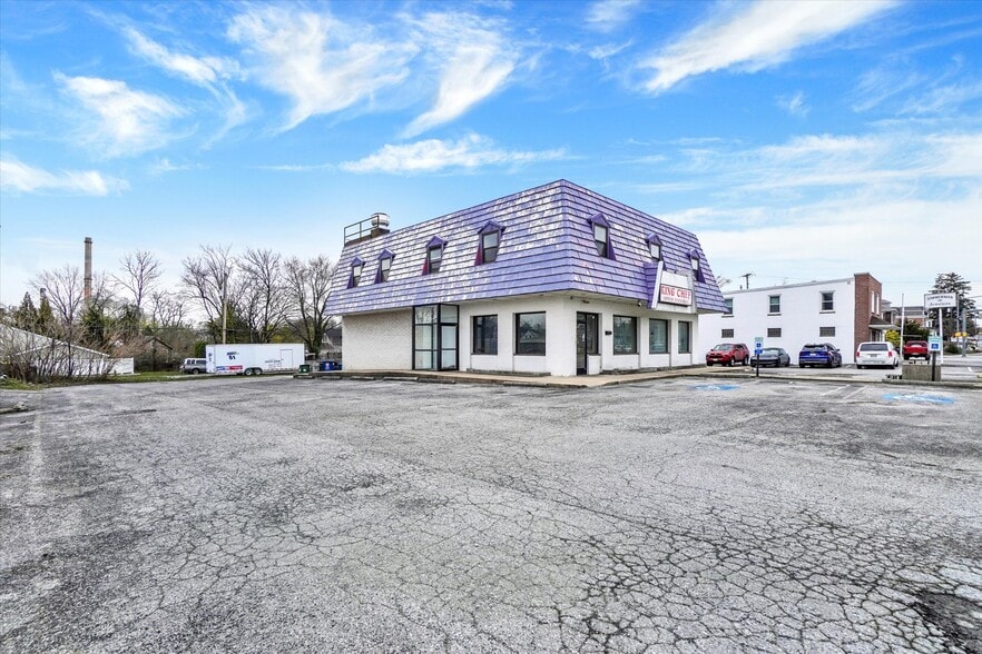 More Photos Of 1938 W Market St, York Freestanding For Sale