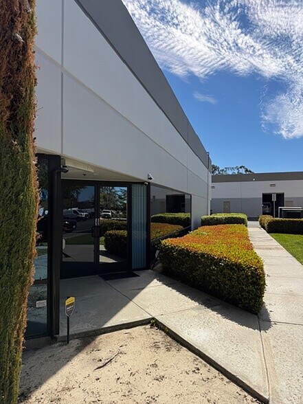 More Photos Of 1386 Poinsettia Ave, Vista Manufacturing For Lease