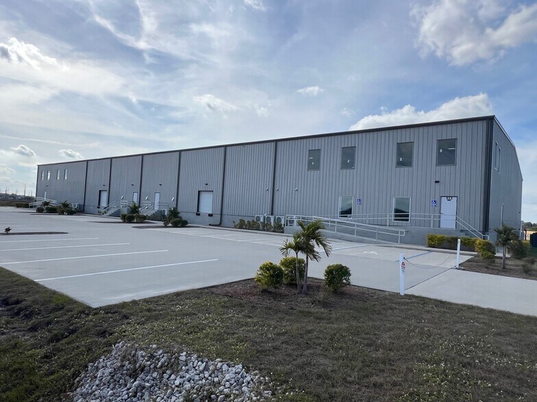 More Photos Of 512 Commerce Ct, Clewiston Unknown For Lease