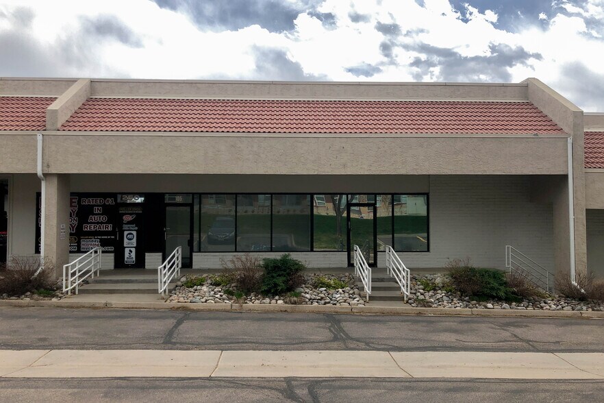 More Photos Of 250 E Dry Creek Rd, Littleton Unknown For Lease