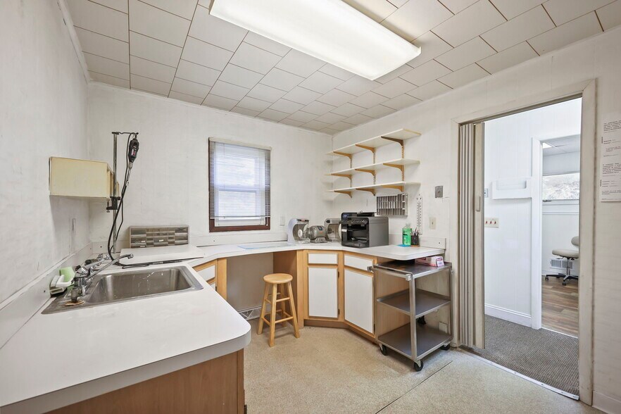 More Photos Of 151 Highway 37, Toms River Office For Sale