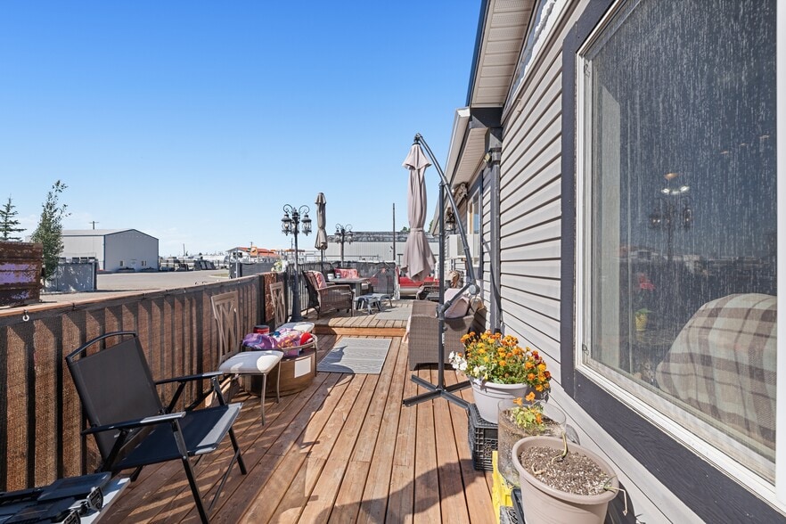 More Photos Of 81 Barstow St, Carseland Auto Repair For Sale