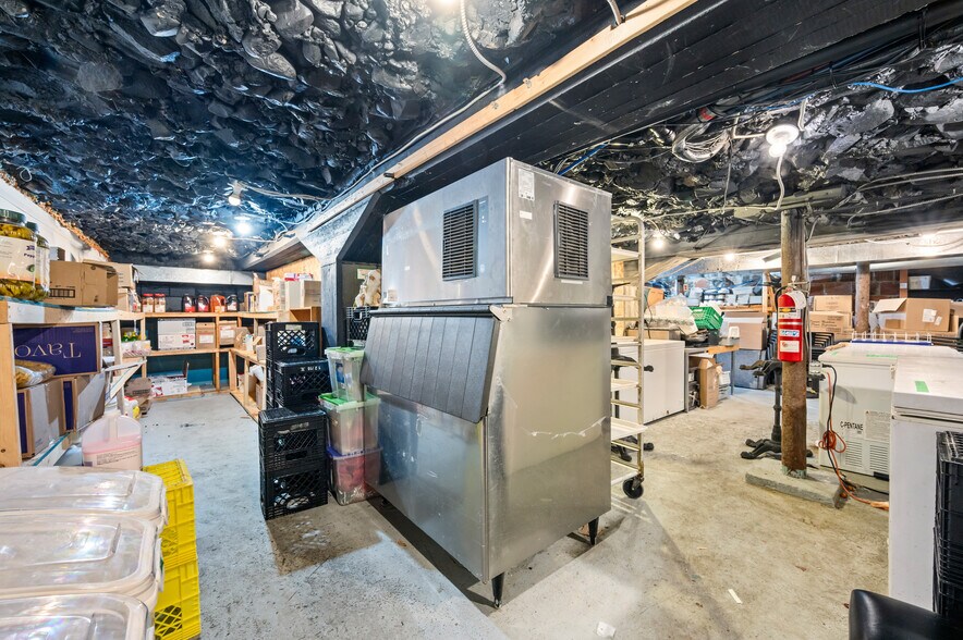 More Photos Of 150 Boul Des Bois-Francs S, Victoriaville Freestanding For Lease