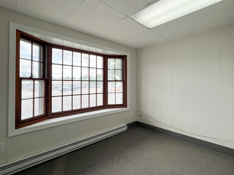 More Photos Of 265 Winn St, Burlington Office Residential For Lease