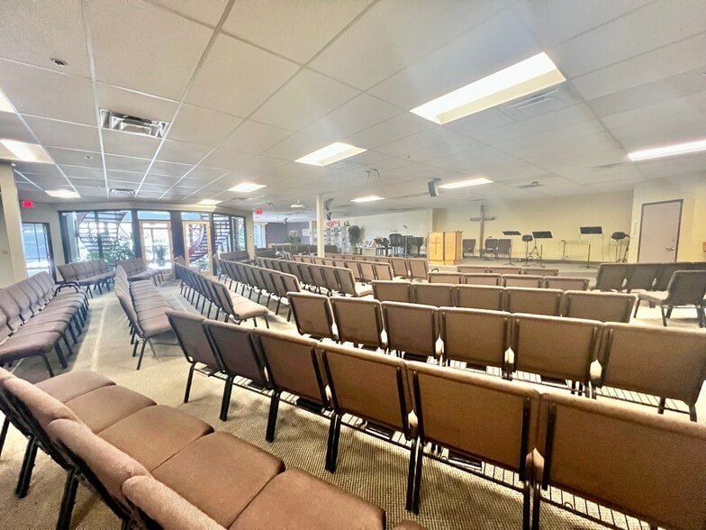 More Photos Of 385 Gentry Way, Reno Office For Sale