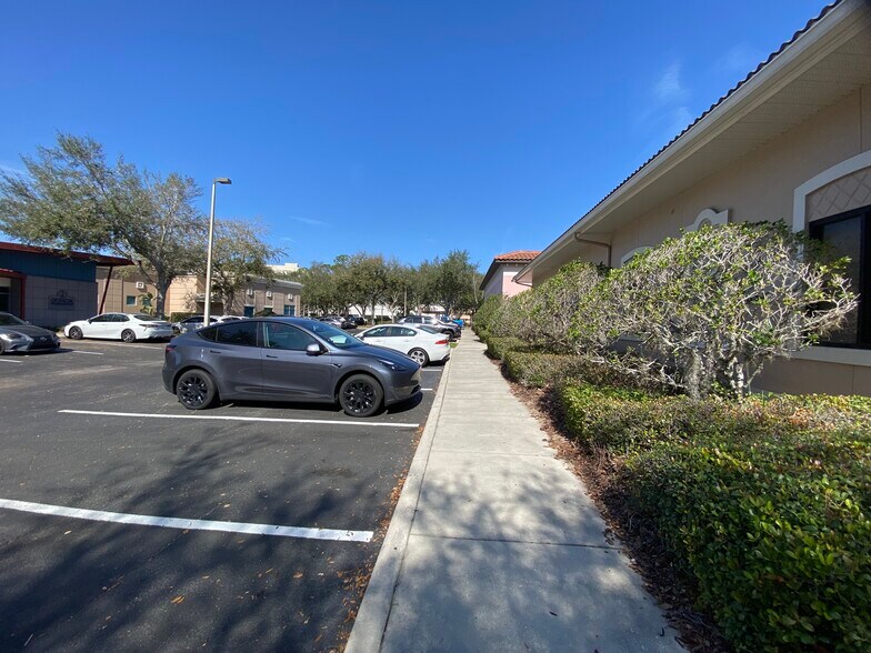 More Photos Of 7364 Stonerock Cir, Orlando Medical For Lease