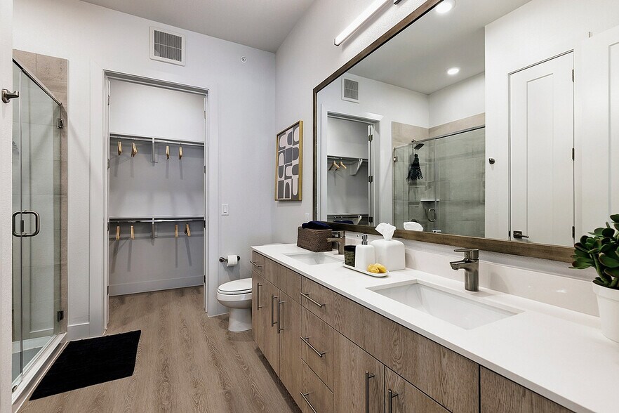 More Photos Of 7910 S New Braunfels, San Antonio Apartments For Lease