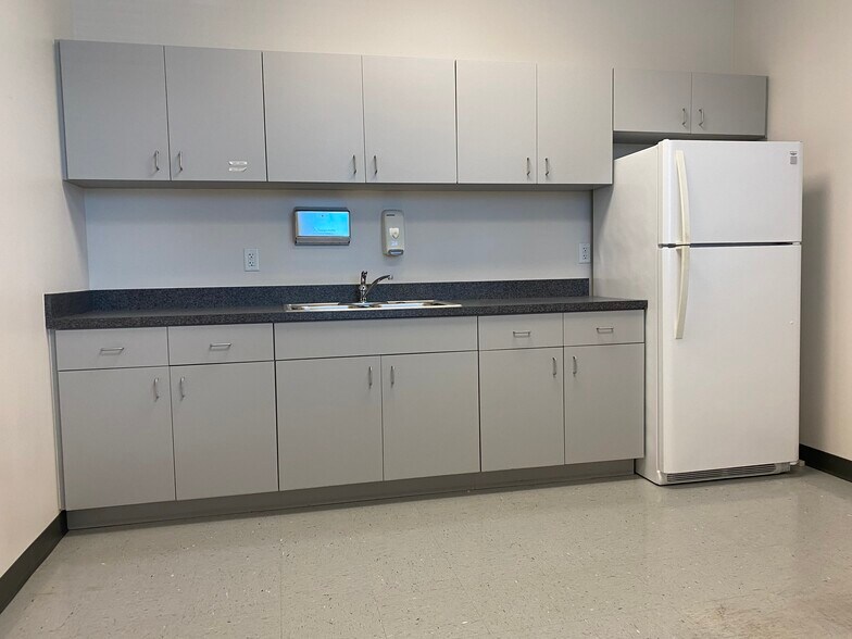 More Photos Of 201 W Guava St, The Villages Medical For Lease