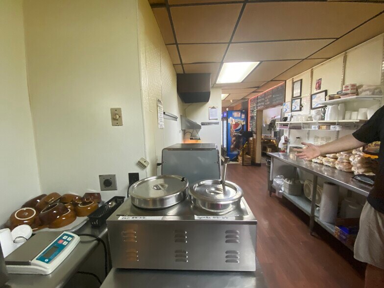 More Photos Of 122 E Poplar St, Nanticoke Restaurant For Sale