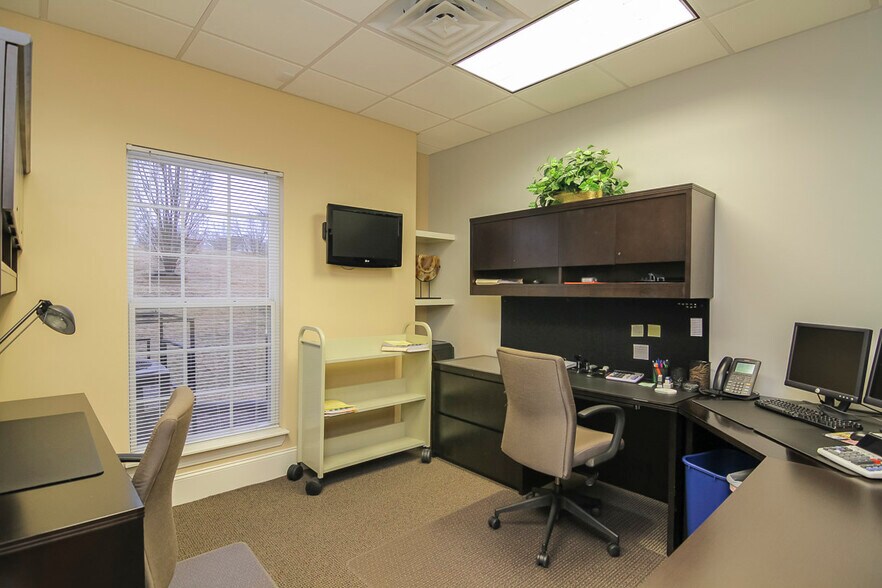 More Photos Of 3220 Office Pointe Pl, Louisville Office For Sale