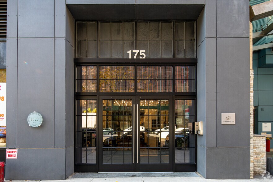 More Photos Of 175 Varick St, New York Office For Lease