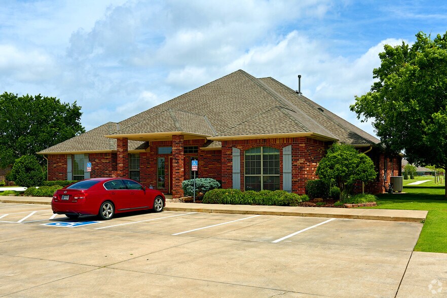 Primary Photo Of 417 W 18th St, Edmond Office For Lease