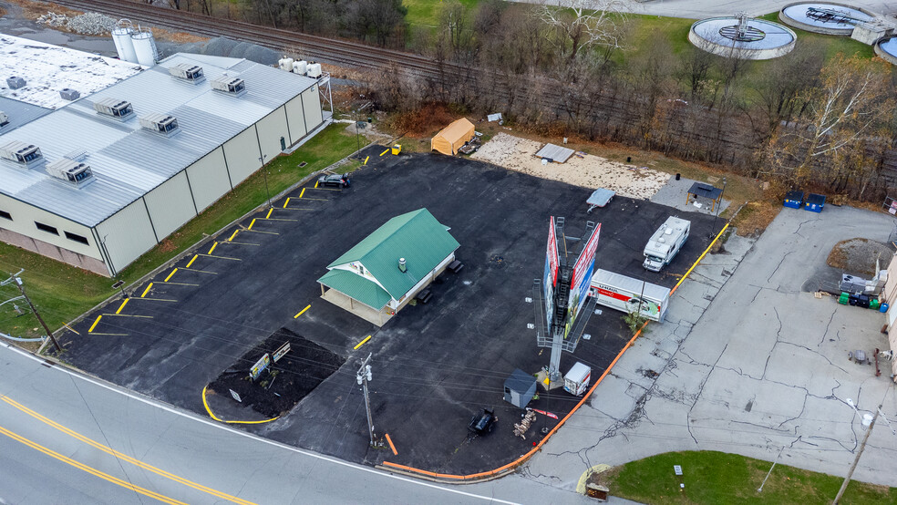 More Photos Of 702 Industrial Blvd, Latrobe Freestanding For Sale